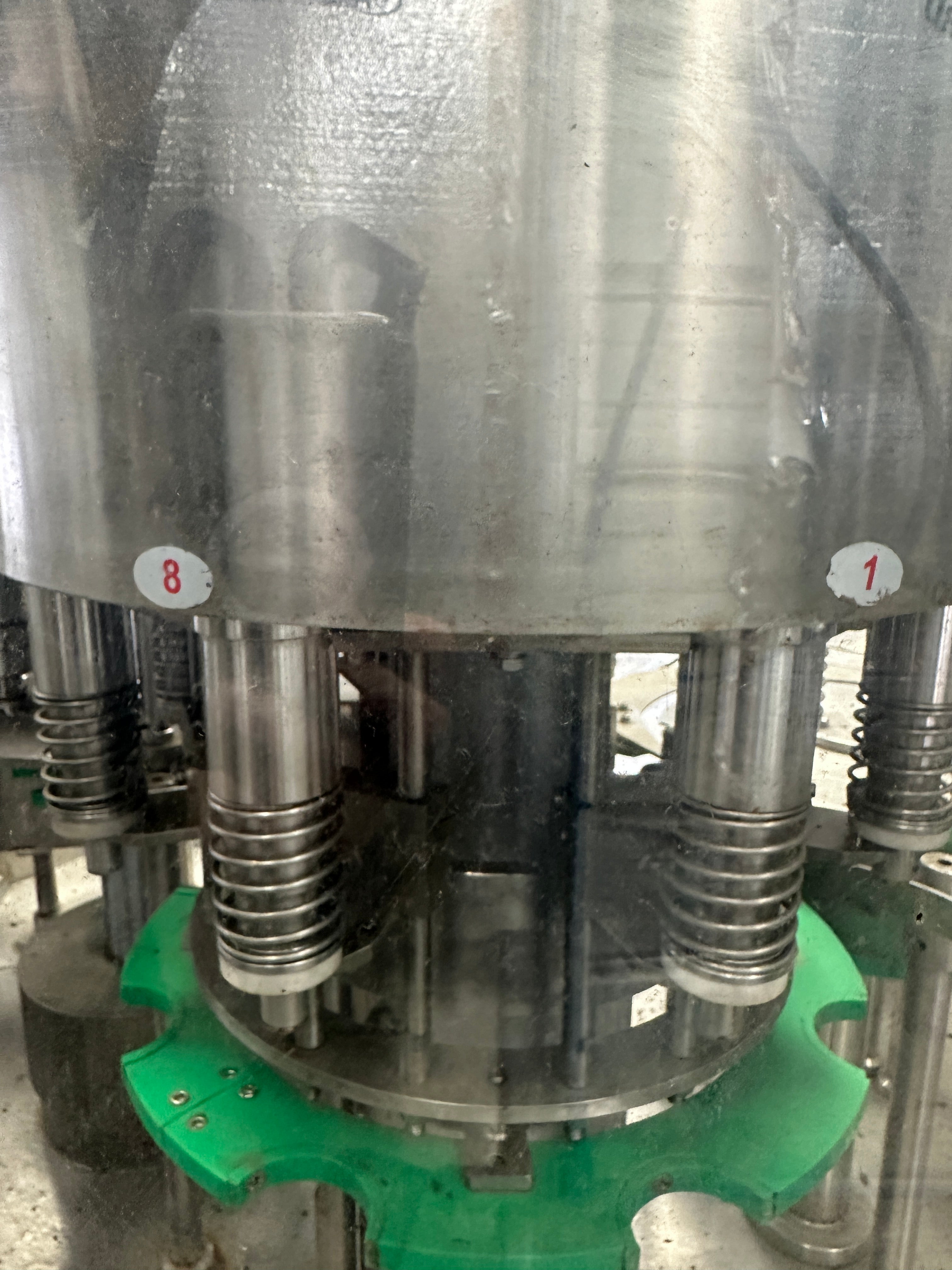 Rotary Screw Cap Bottle Filler