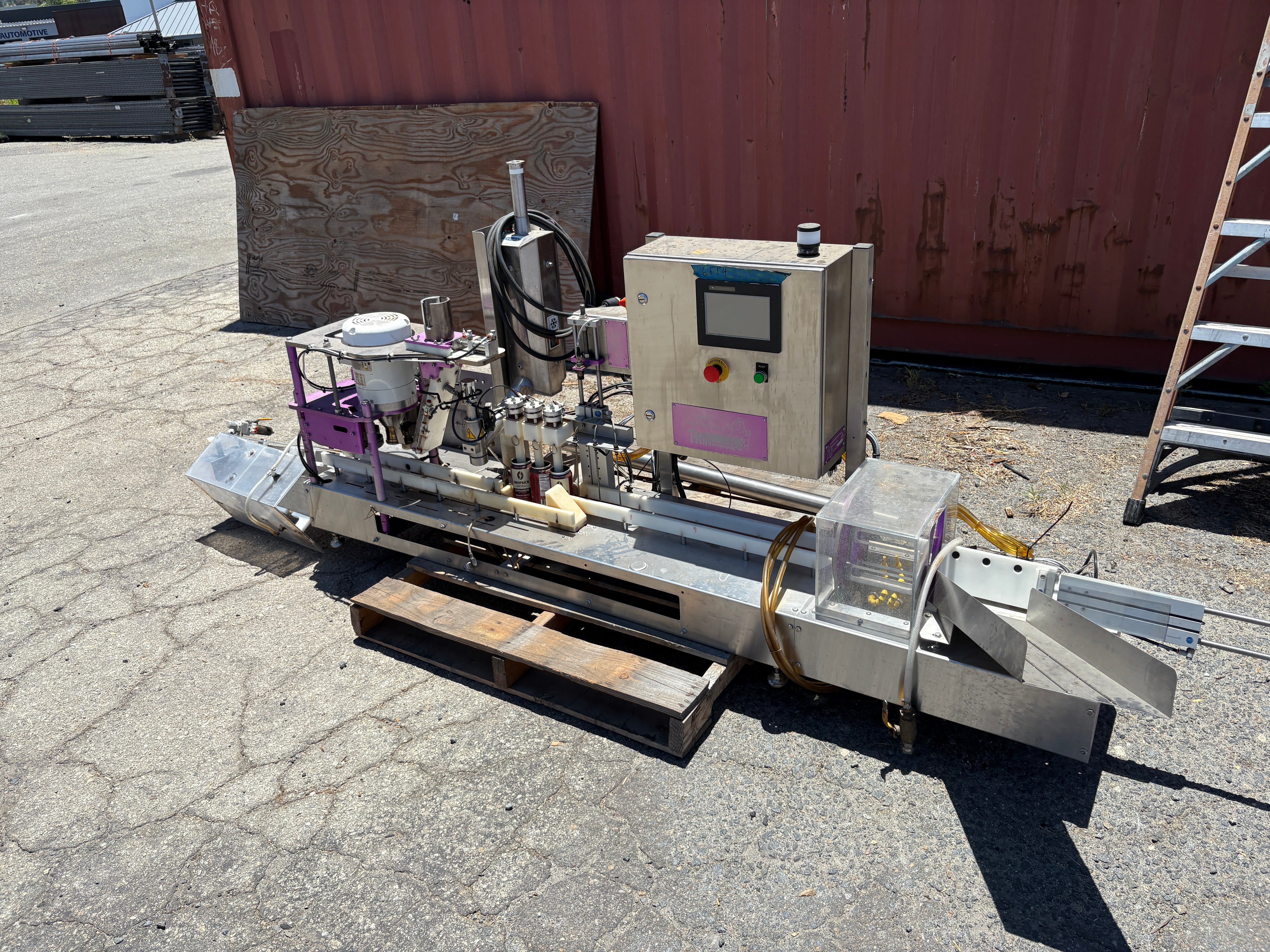 Twin Monkeys 3-Head Can Filler