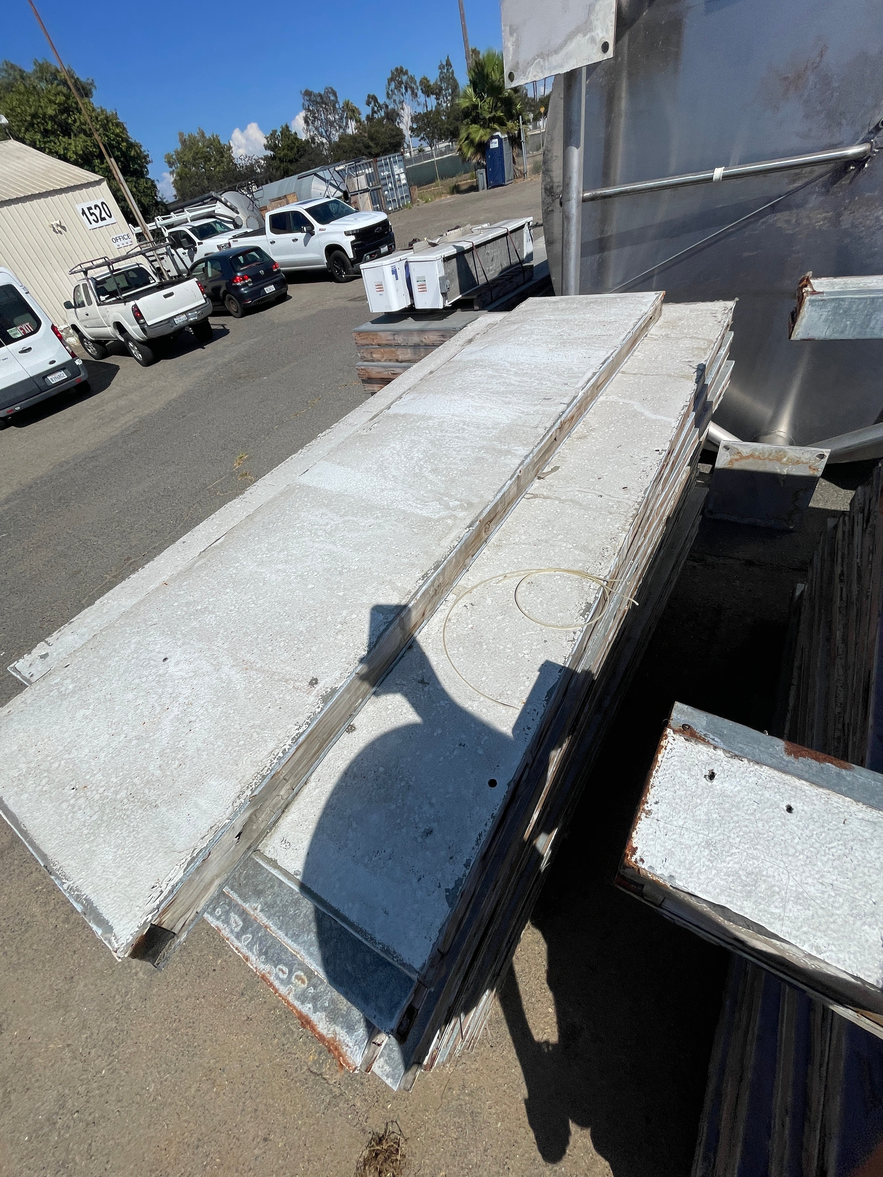 Cold Box 20’ x 28’