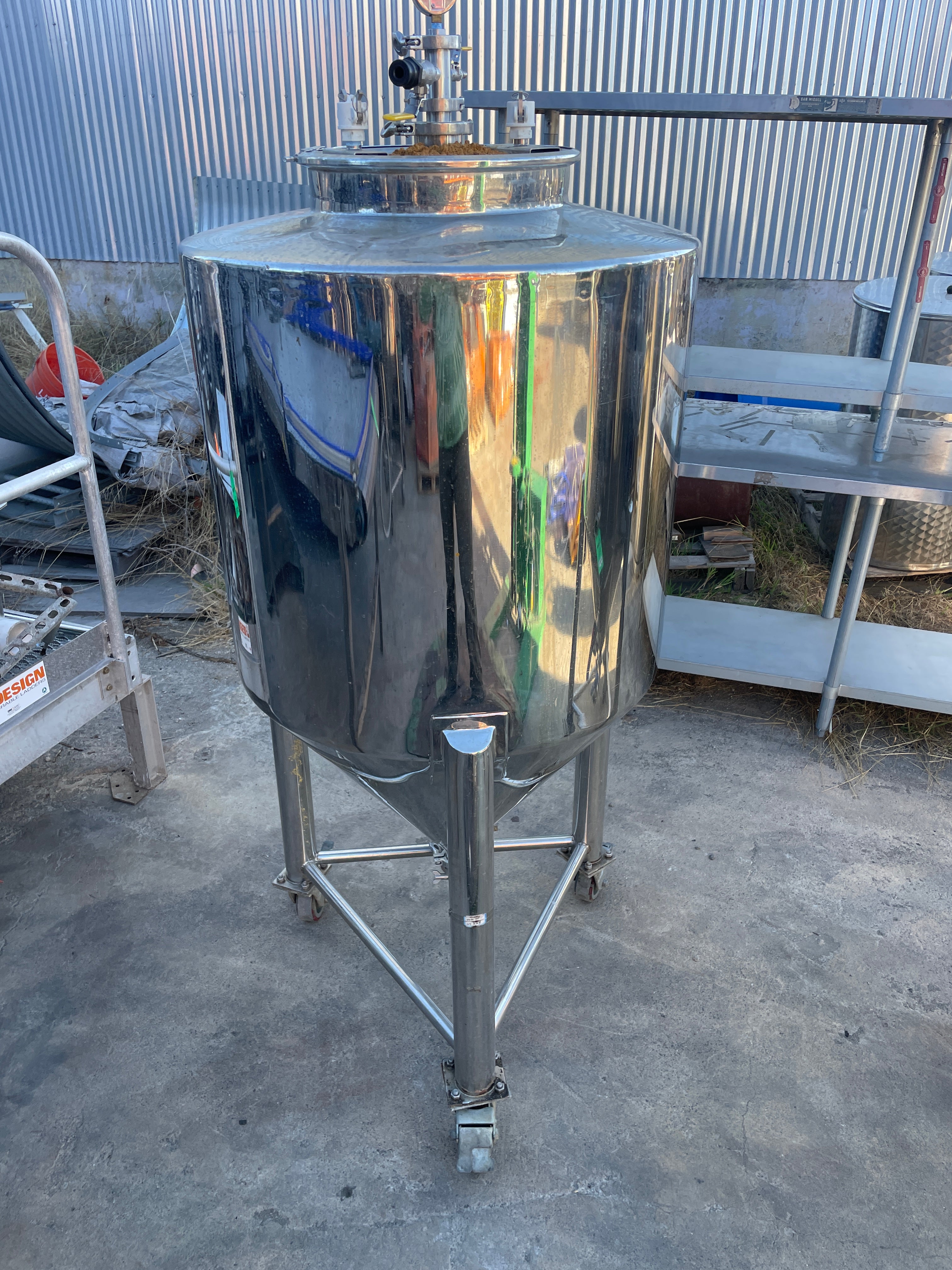 100 Gallon Fermenters