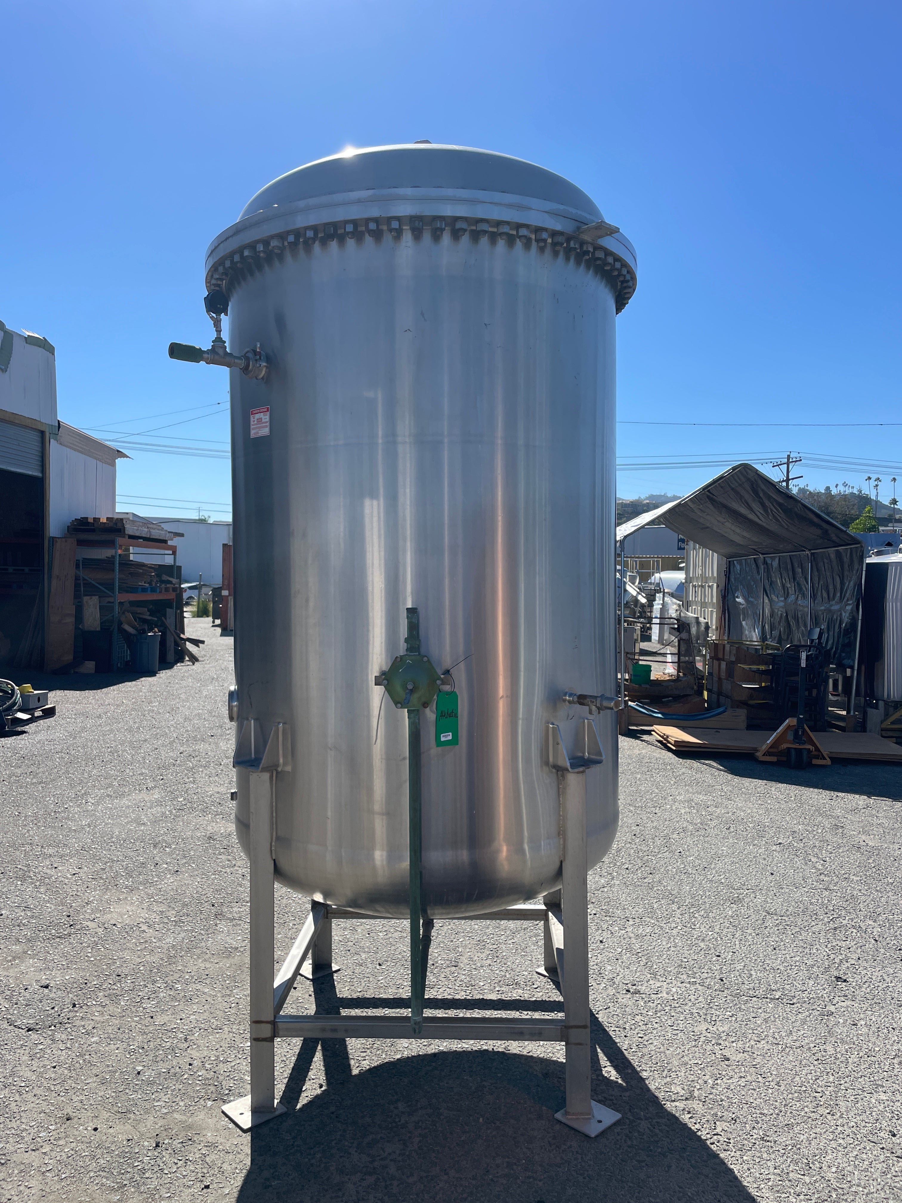 800 Gallon Mueller Buffer Tank