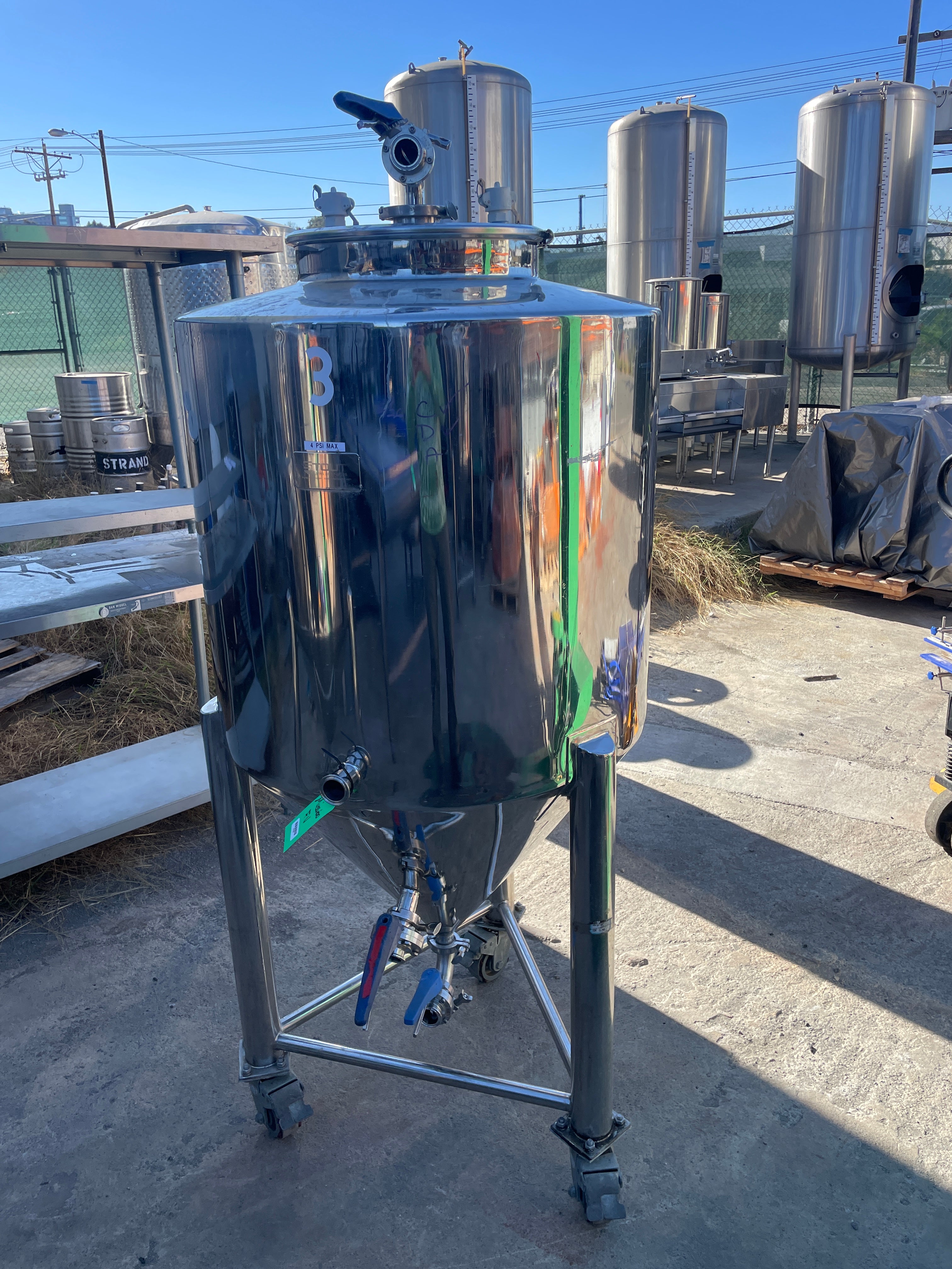 100 Gallon Fermenters