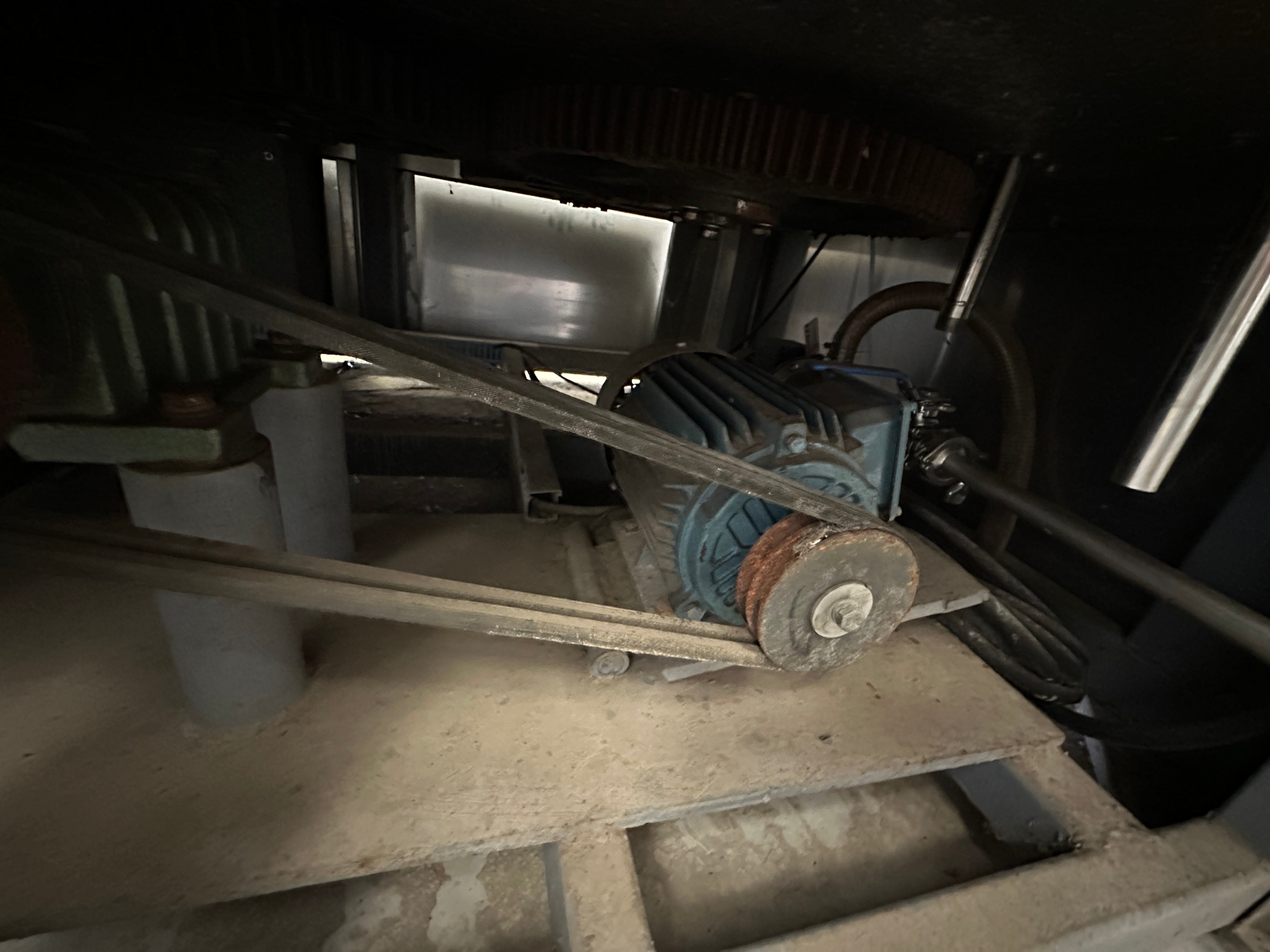 Rotary Screw Cap Bottle Filler