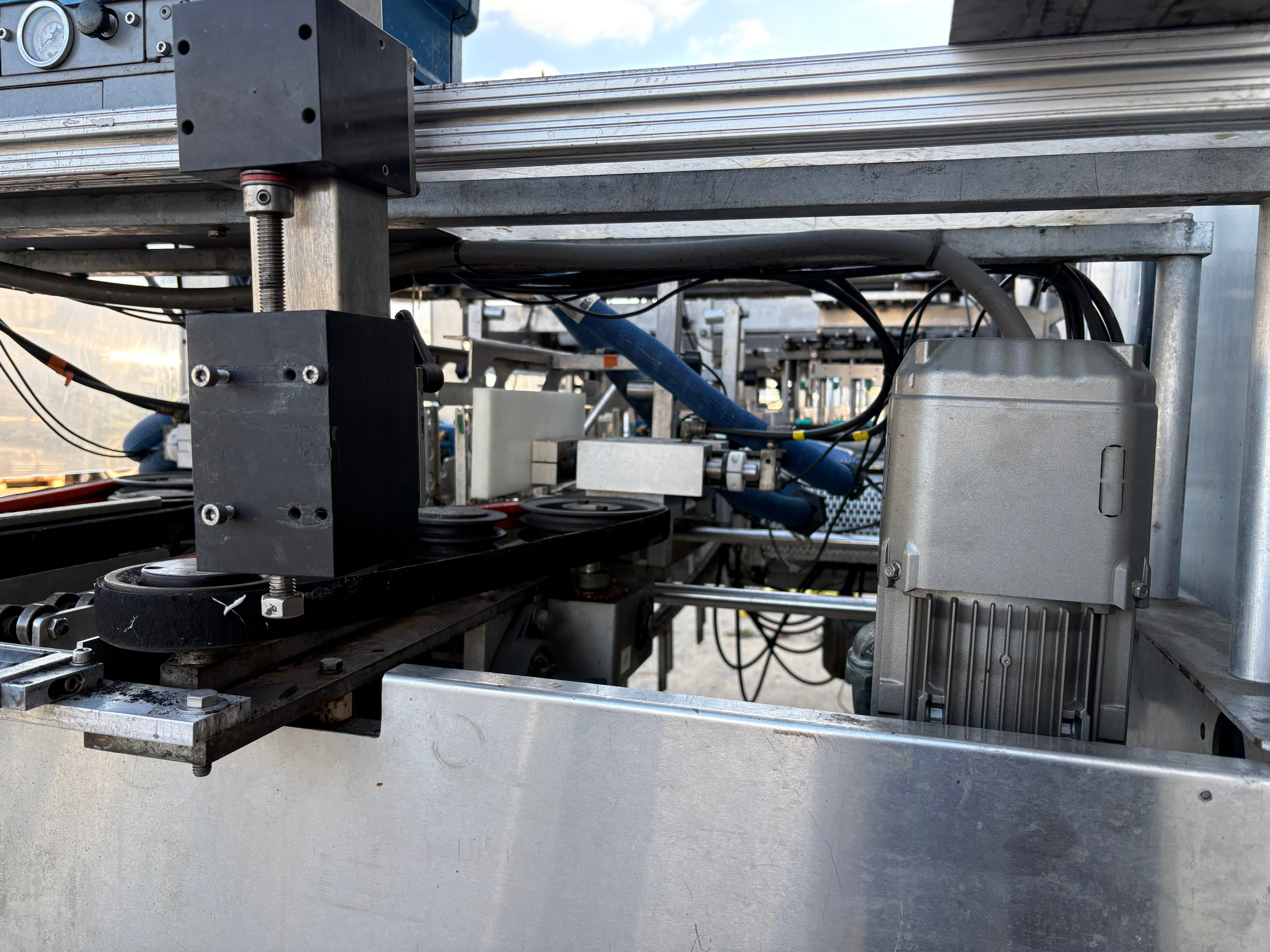 Switchback Cartoner