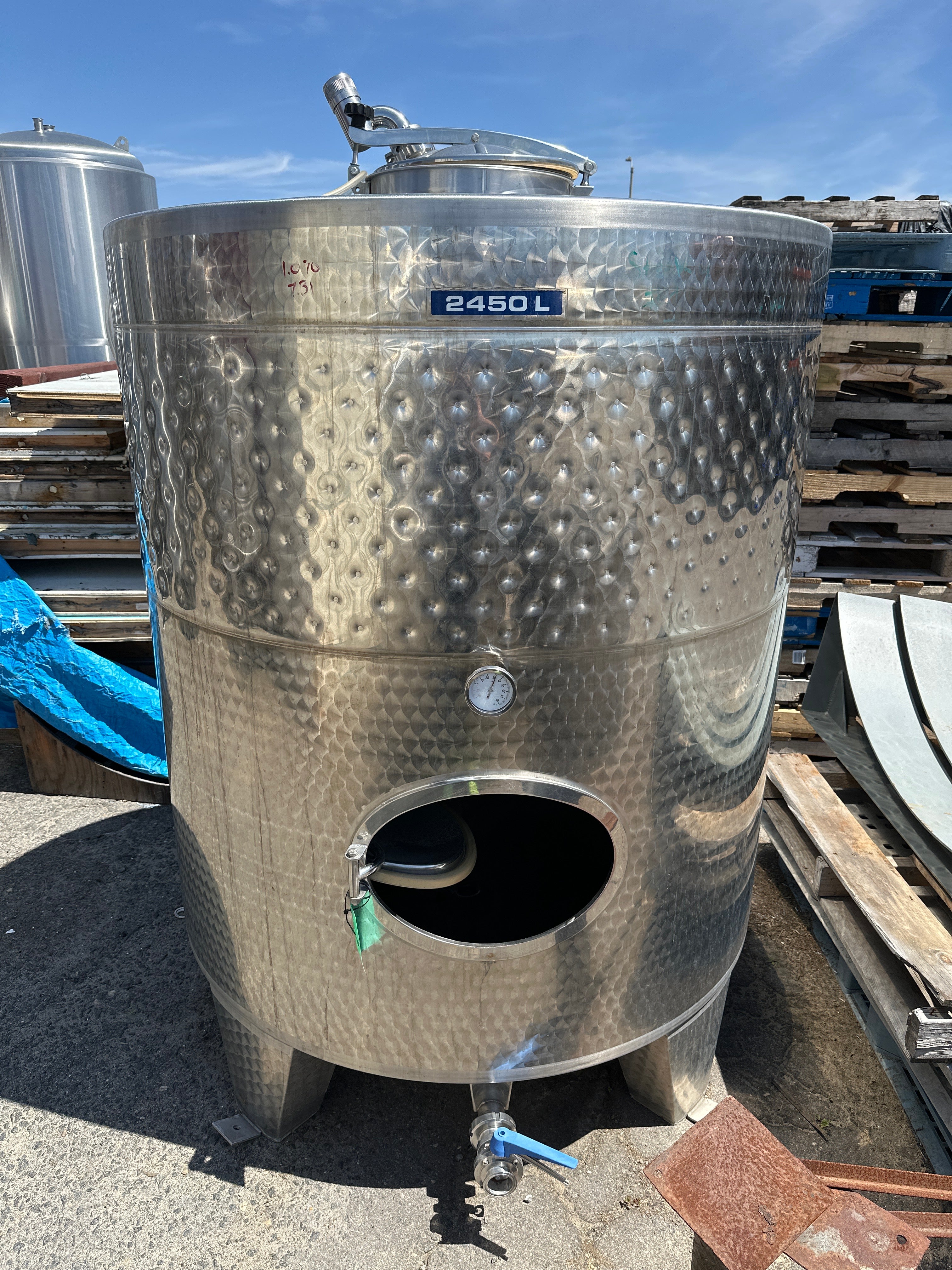 2450L Distiller's FV