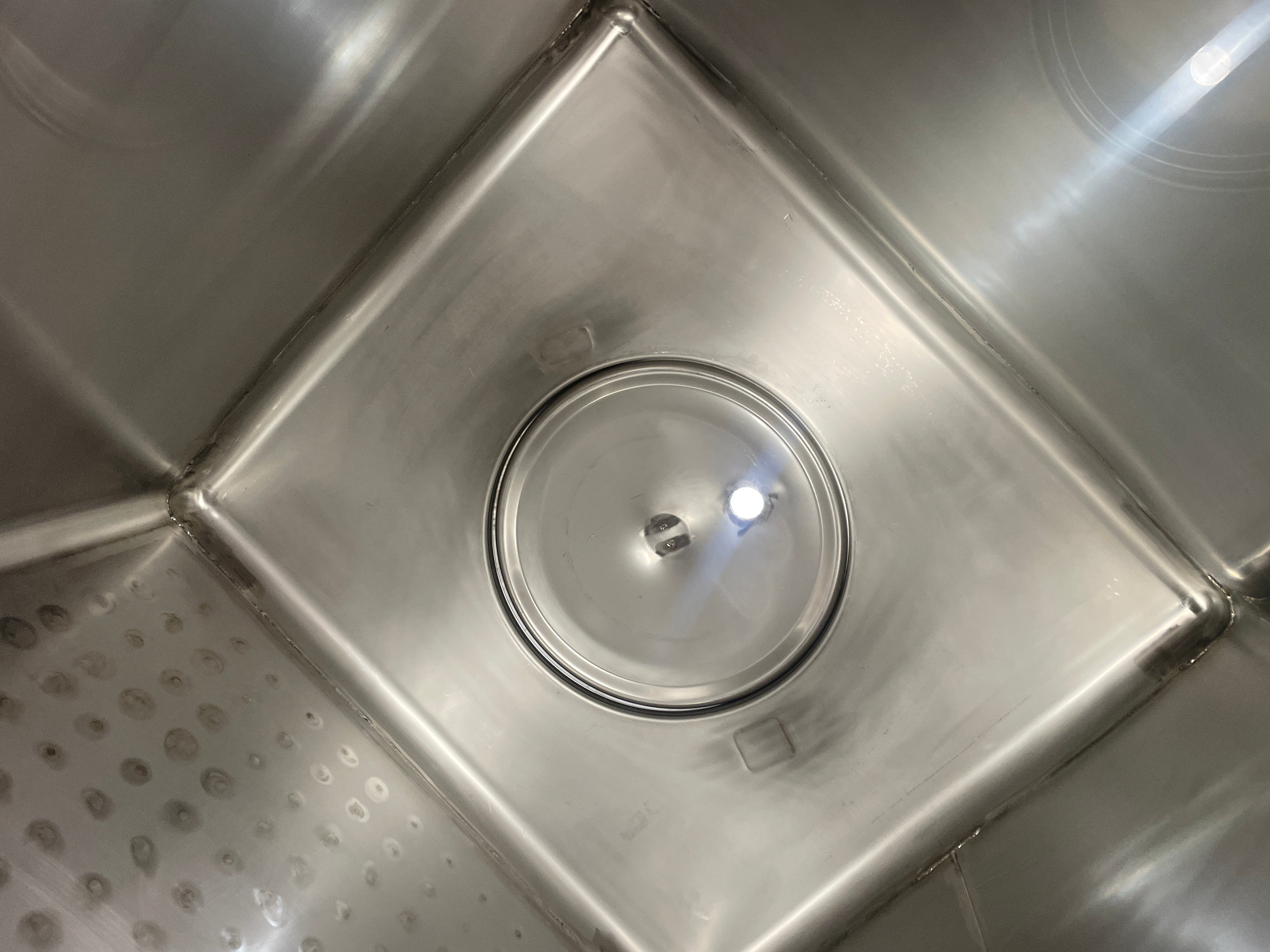 550 Gallon Stainless Totes