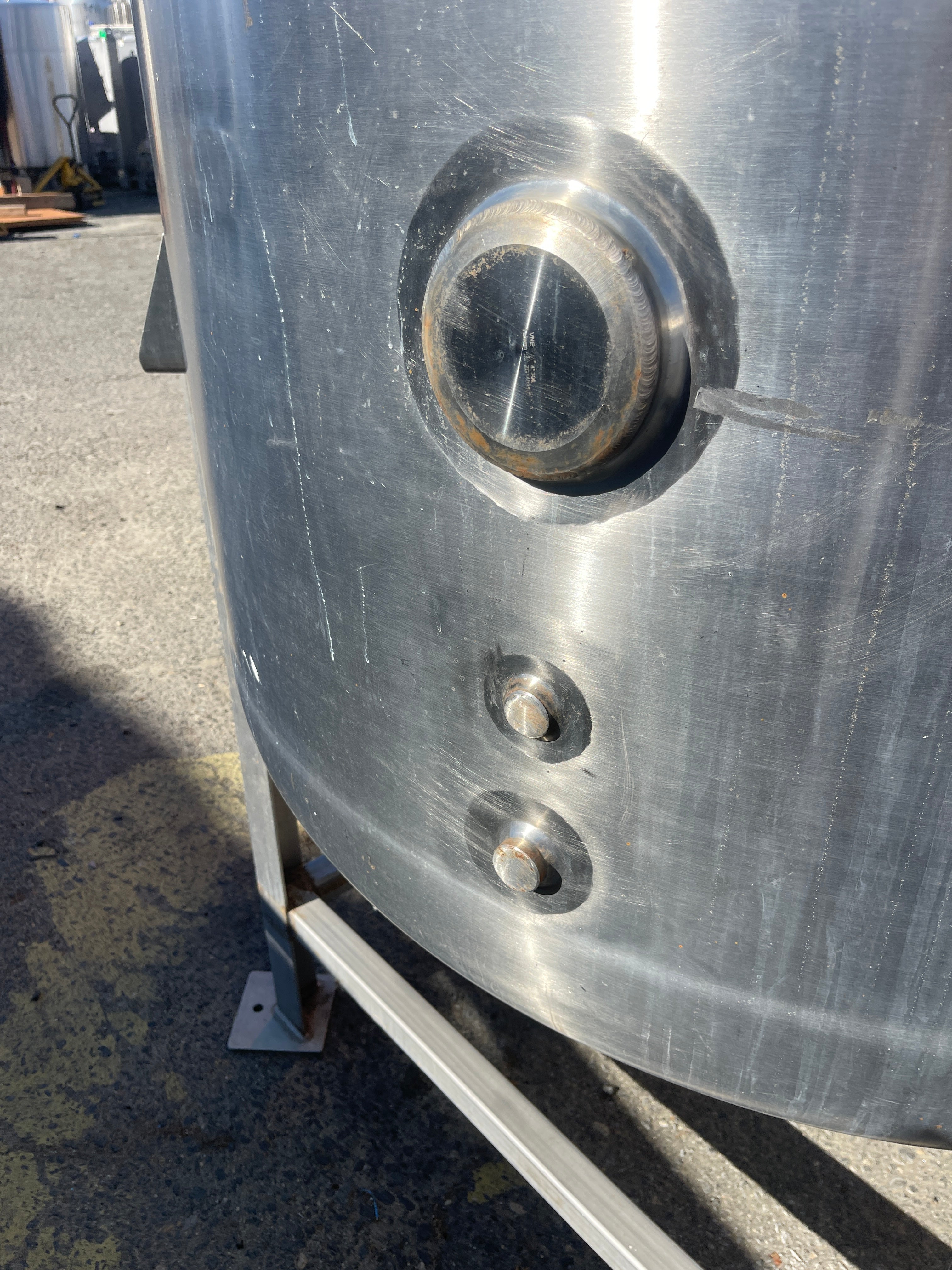 800 Gallon Mueller Buffer Tank