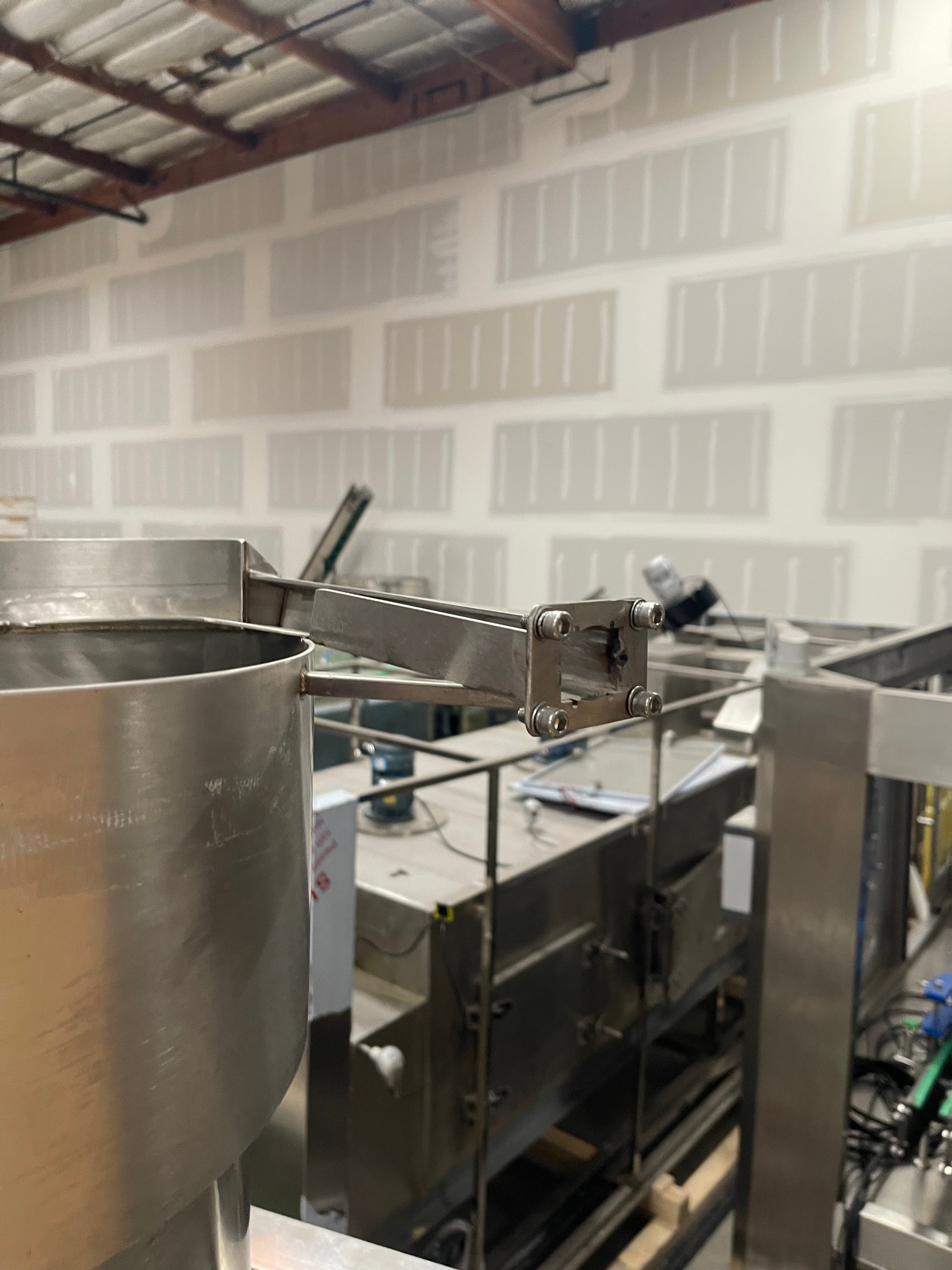 Fillex Rotary Bottle Filler & Screw-Capping Monoblock
