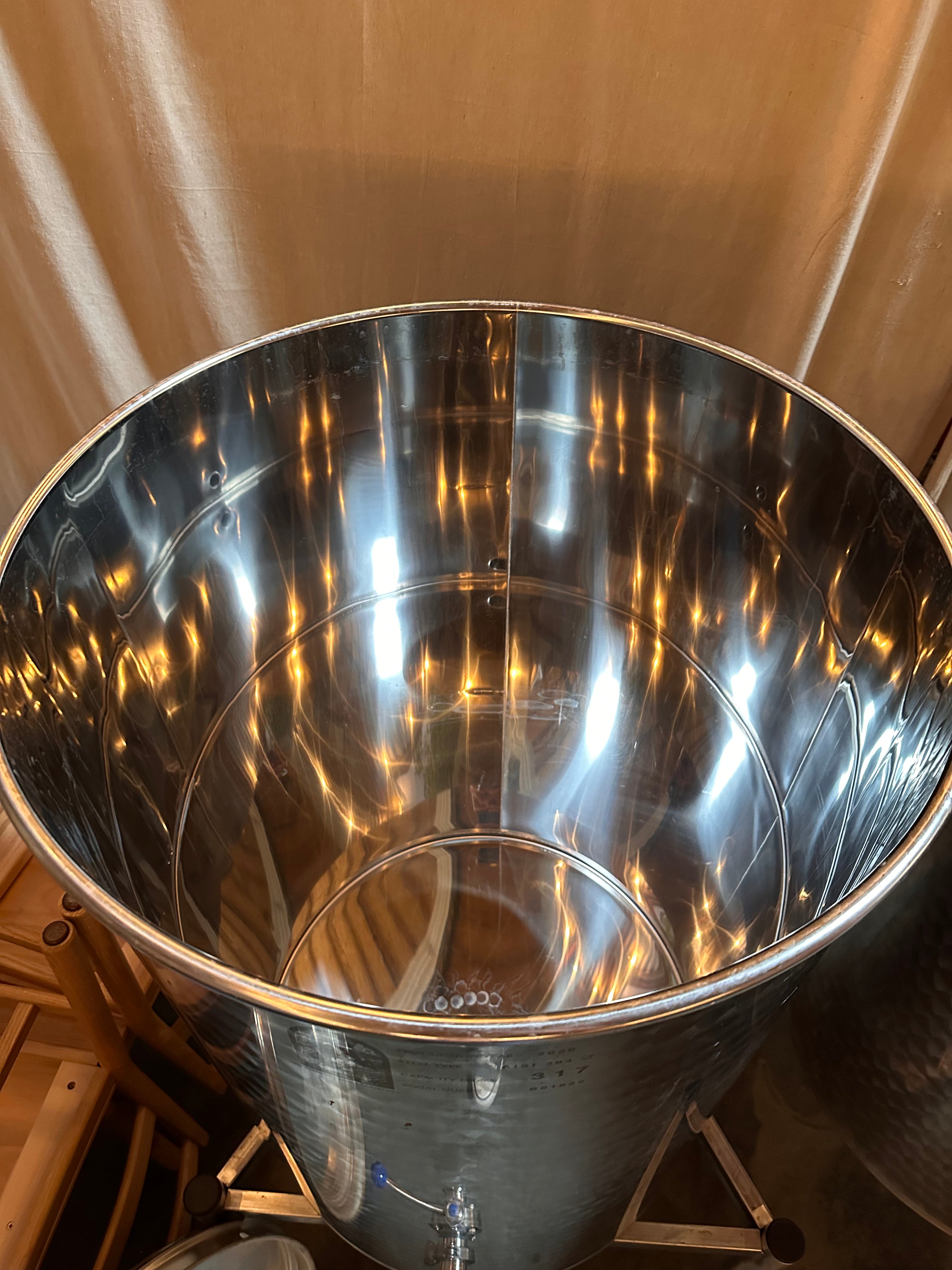 317L Wine Tank