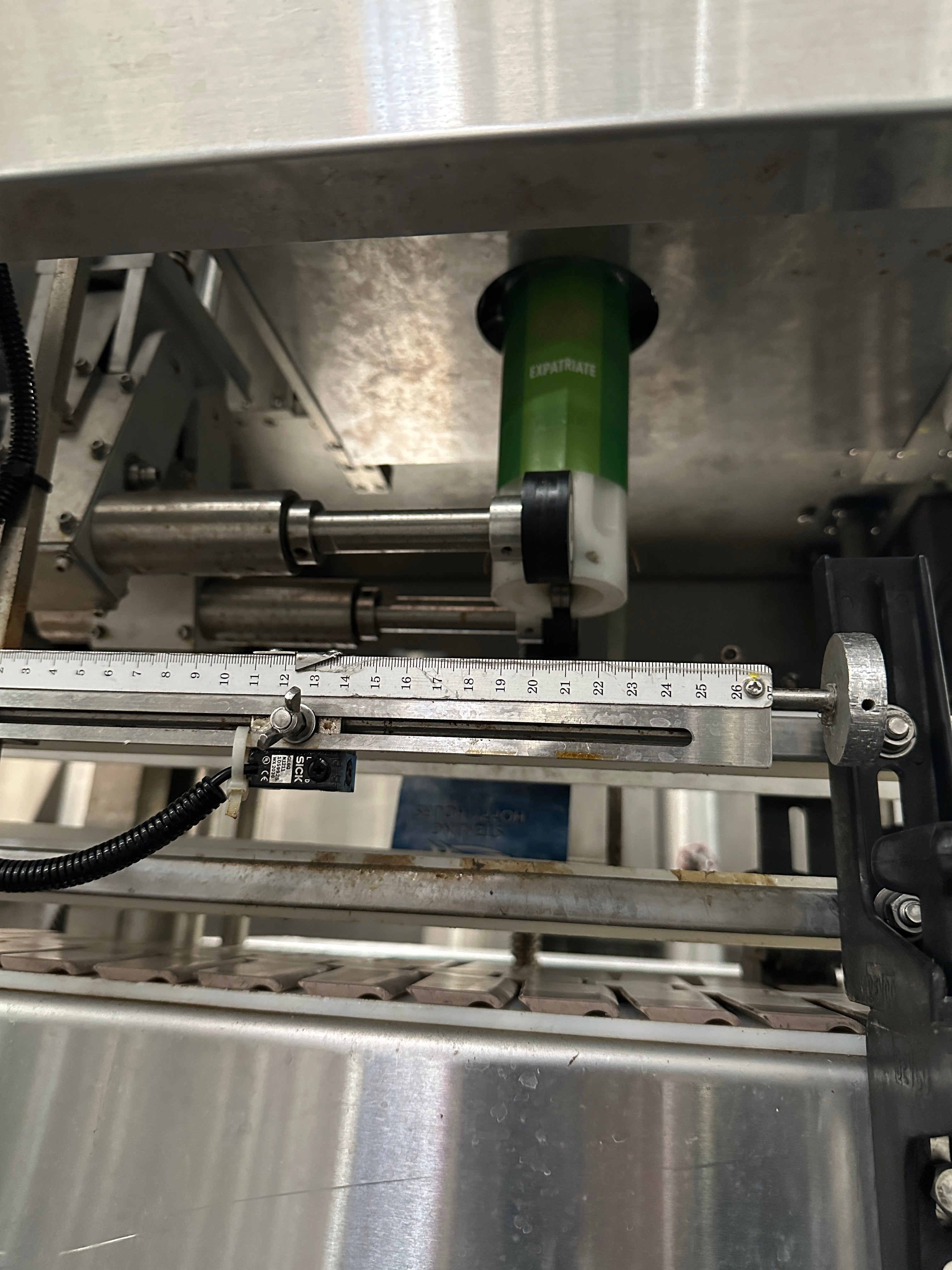 AFM Shrink Sleeve Aplicator