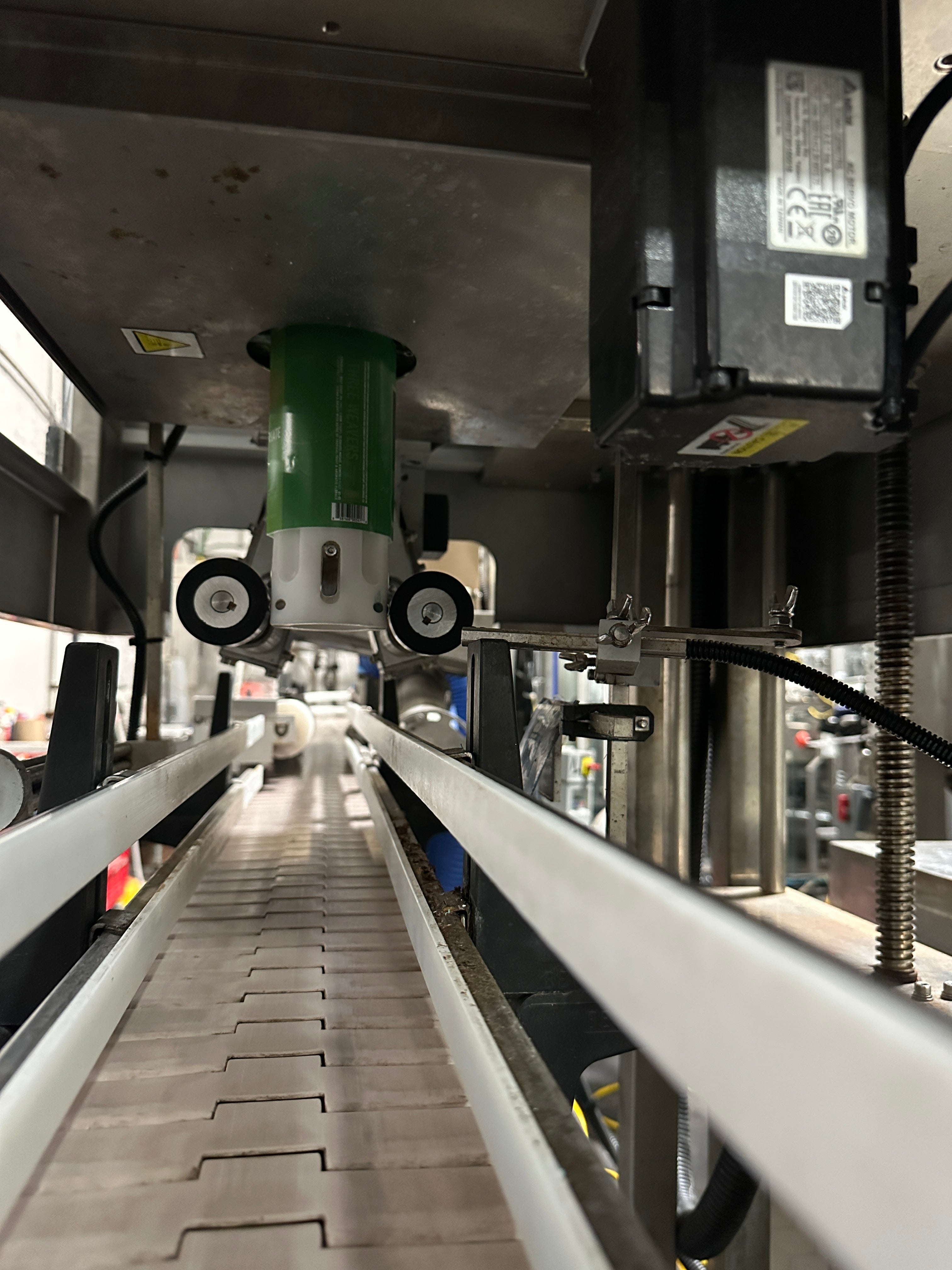 AFM Shrink Sleeve Aplicator