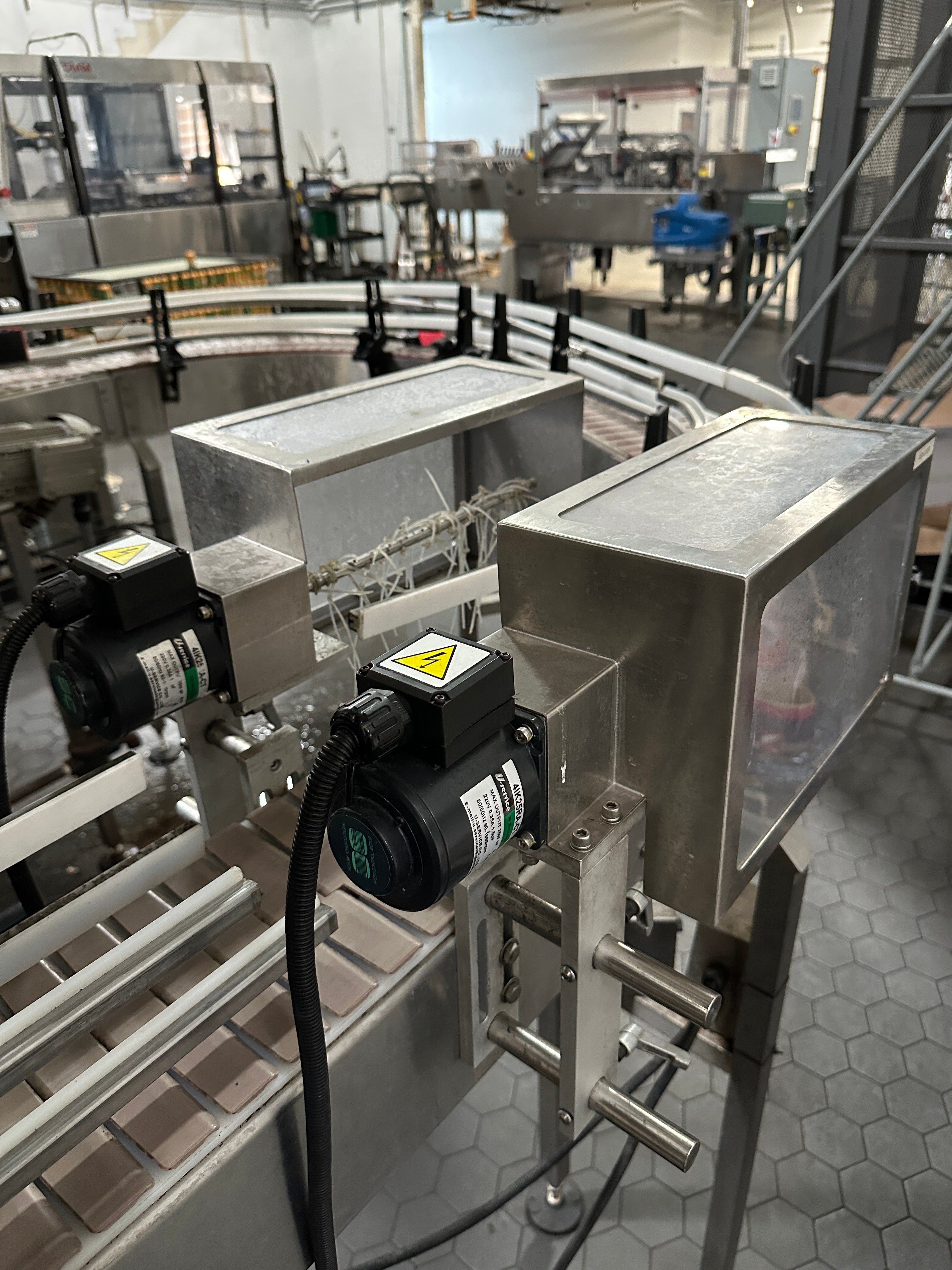 AFM Shrink Sleeve Aplicator