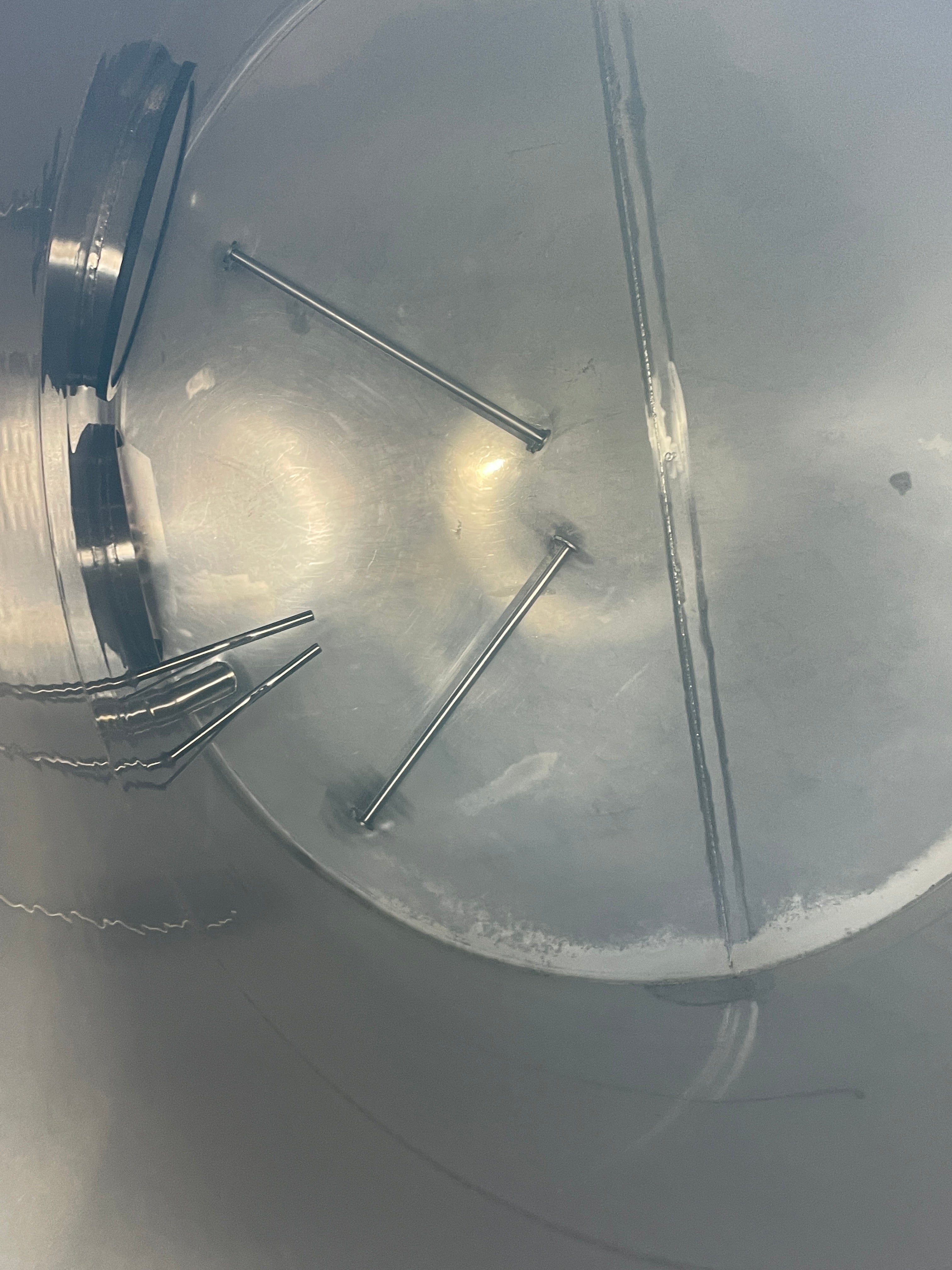 3,900 Gallon Closed Top Tank