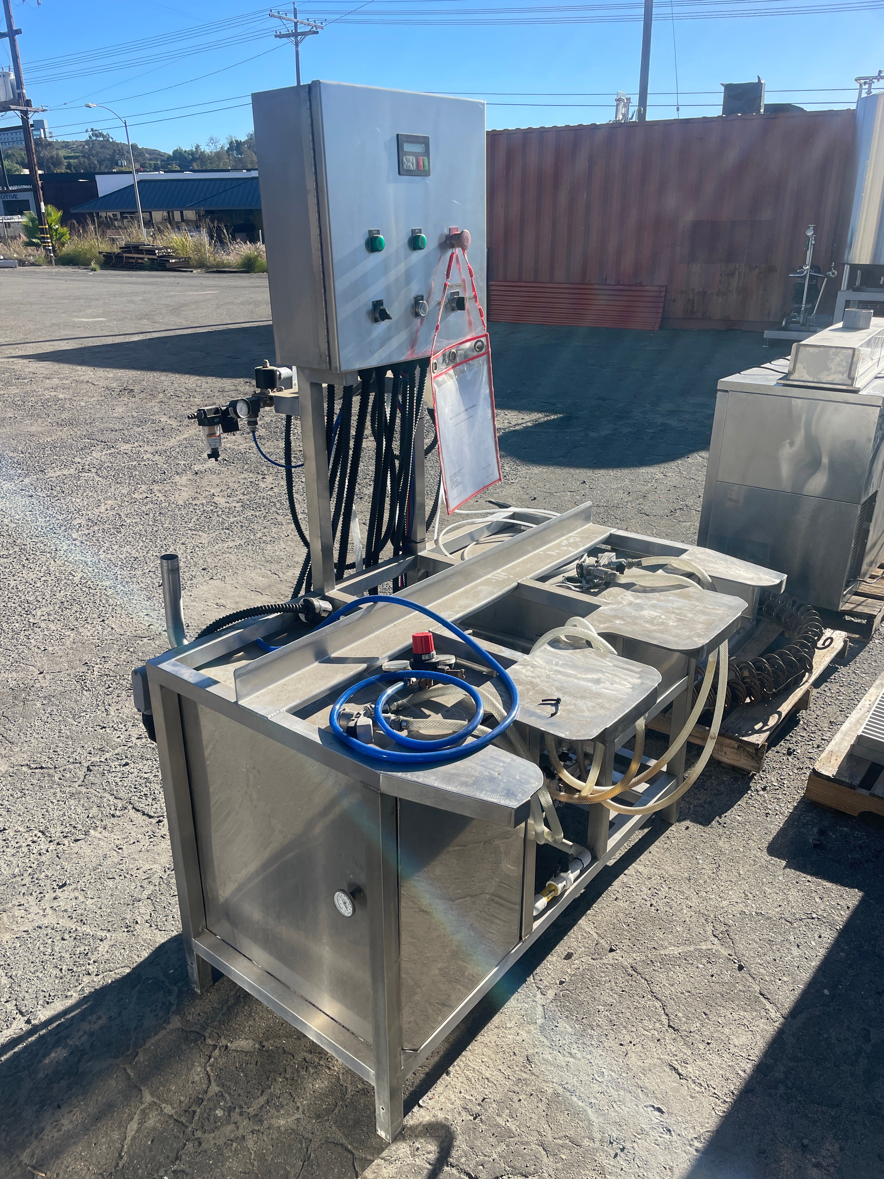 Specific Mechanical 3-Head Keg Washer