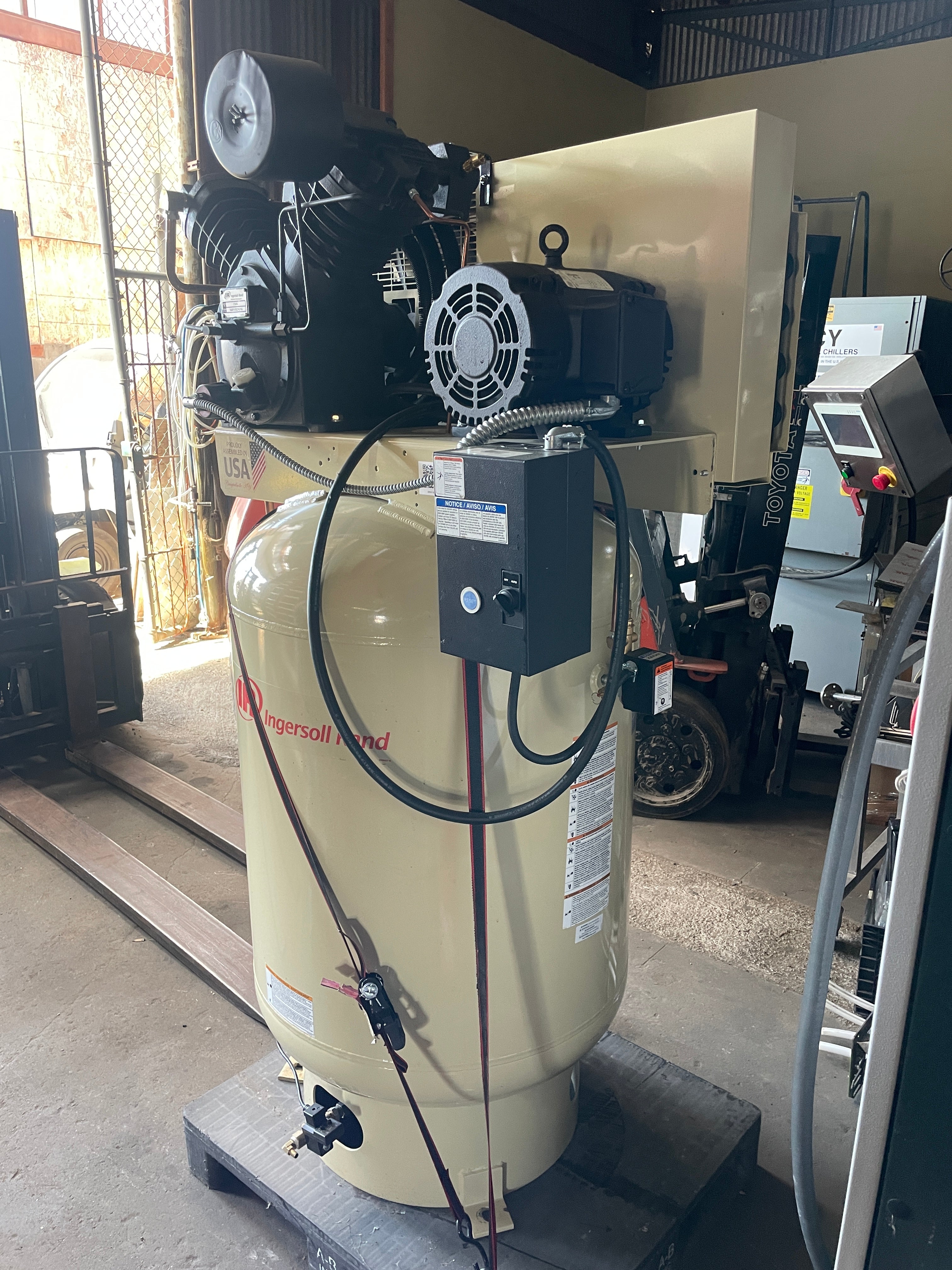 Ingersoll Rand 10hp AIr Compressor