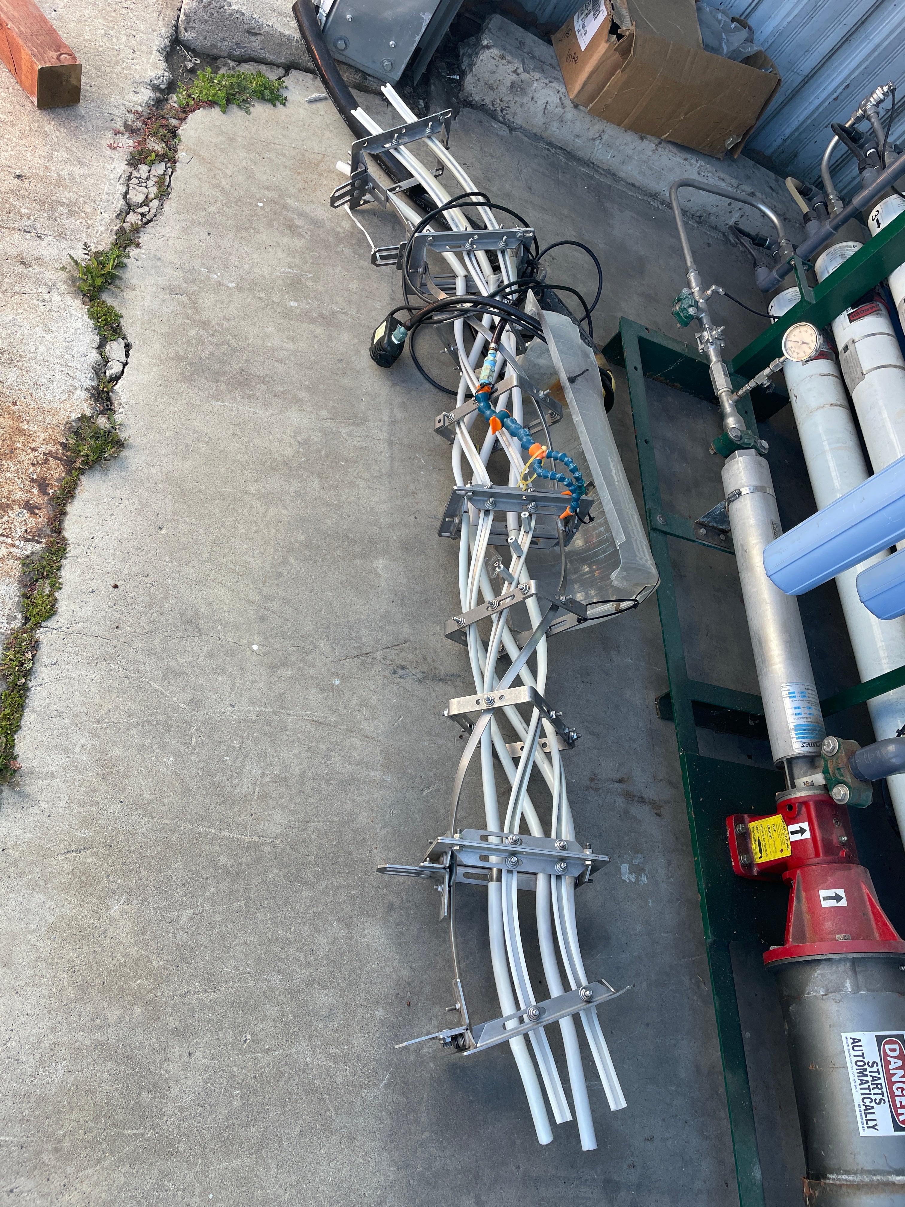 Twin Monkeys 5-Head Can Filler